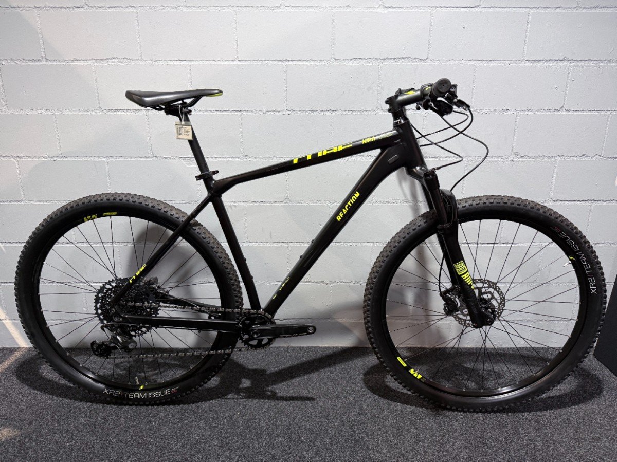 Cube Reaction Race Zwart 2000