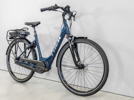 Trek District+ 2 Lowstep 400WH MULSANNE BLUE Dames 2024