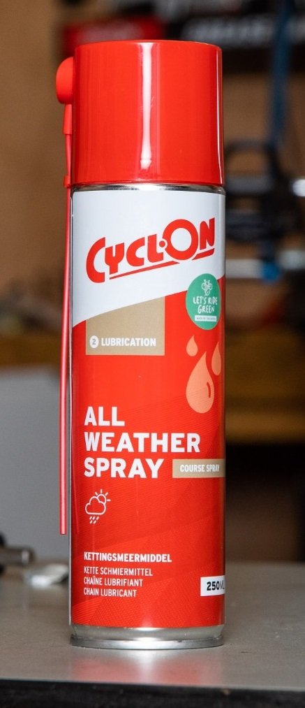 Cyclon ALL WEATHER SPRAY COURSE SPRAY 250ML Red