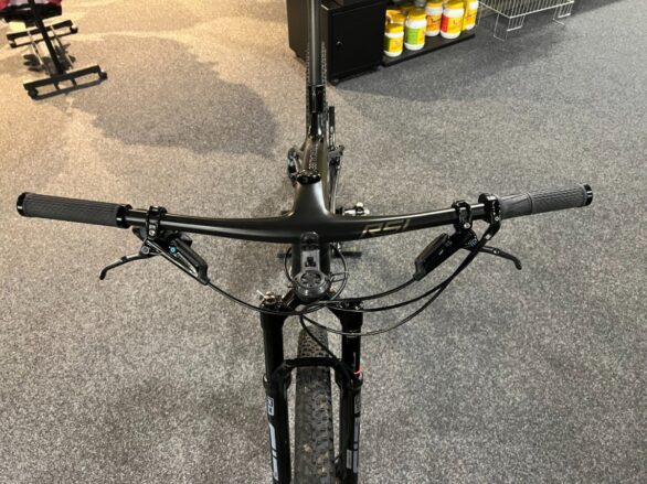 Trek Supercaliber 9.9 XX1 AXS DEMO Matte Raw Carbon/Gloss Trek Bl 2025