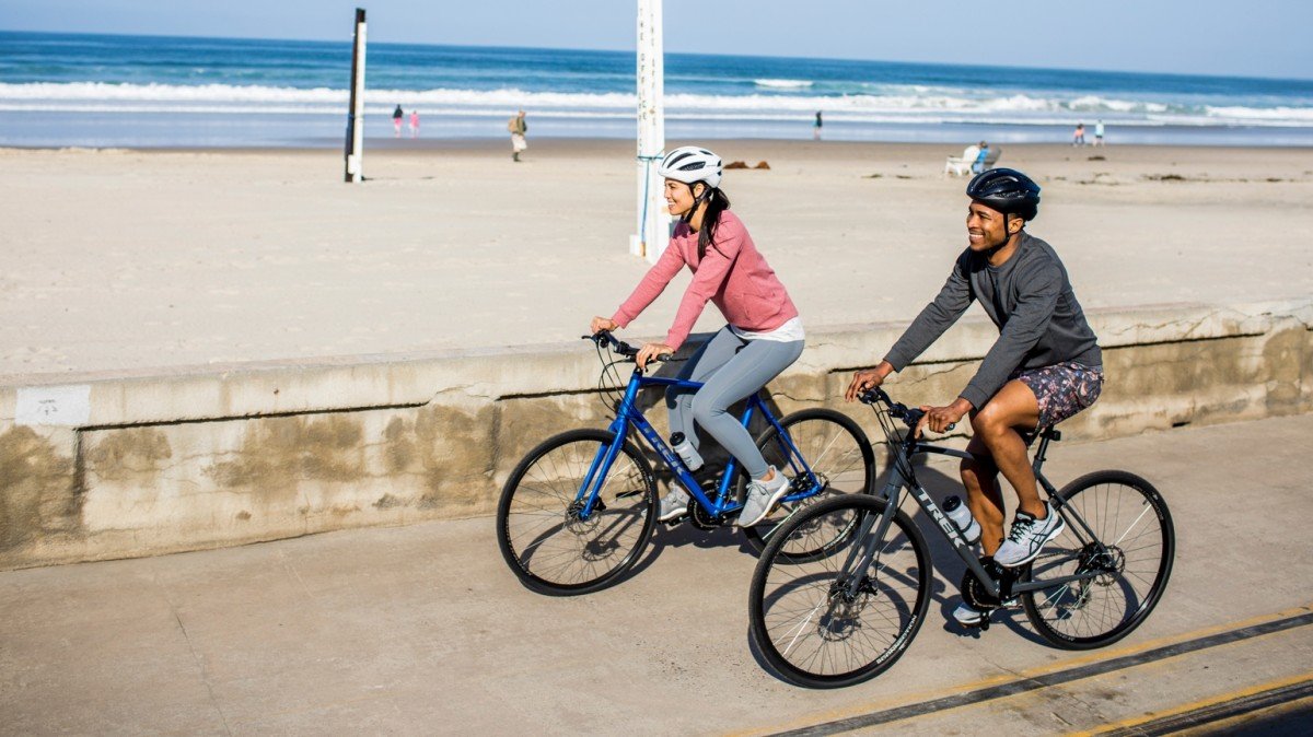 Bontrager Zadel Commuter Comp 185 mm BLACK