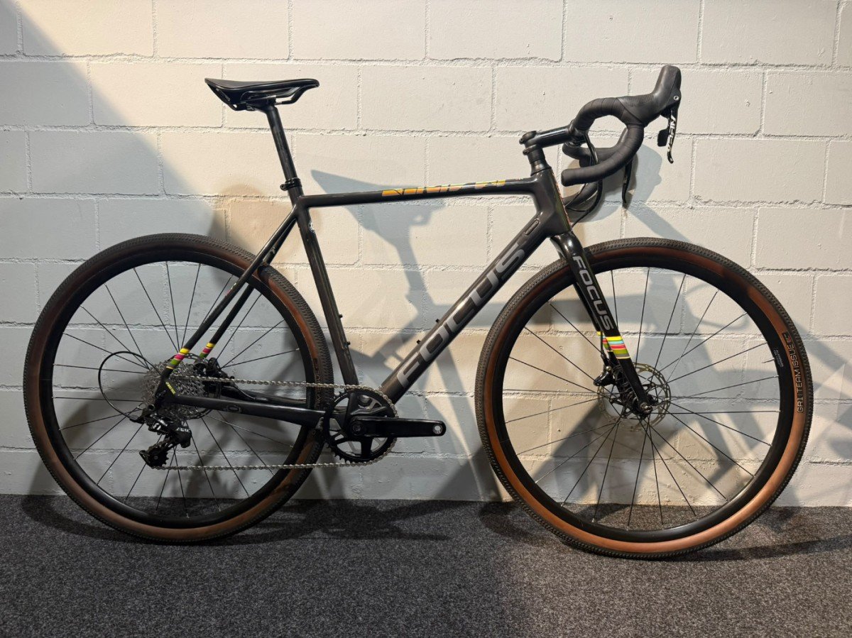 Focus Makez CX Zwart 2020